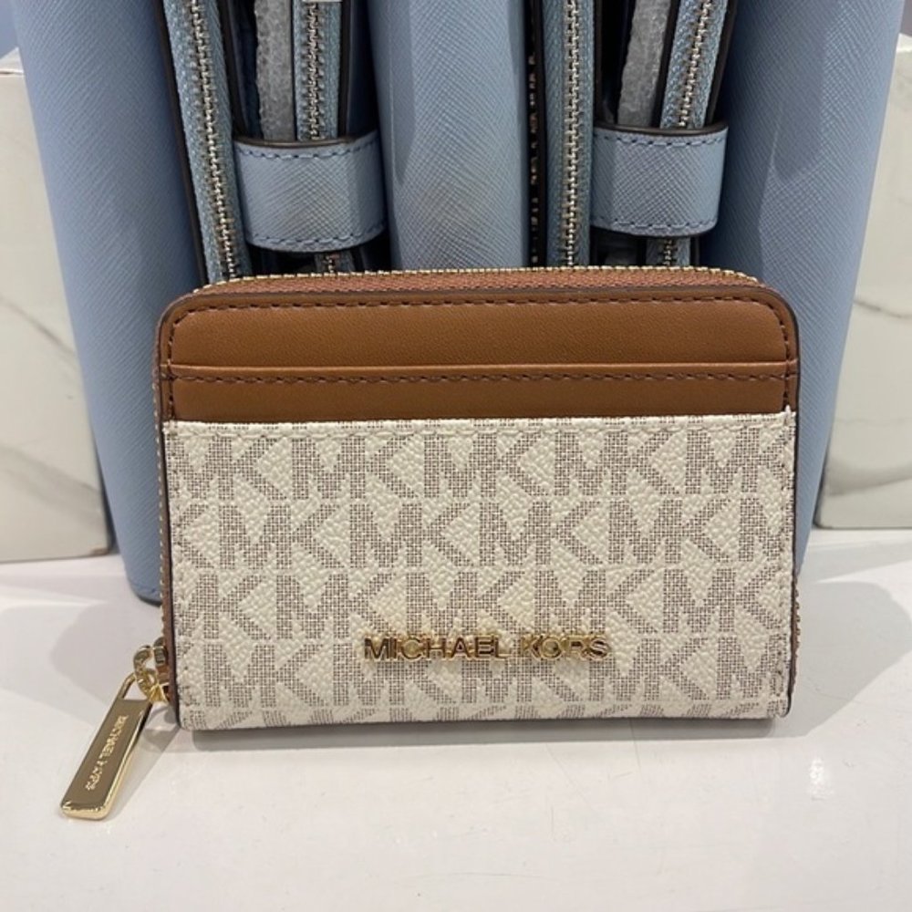 Michael Kors Jet Set Travel Medium Zip Around Card Case Vanilla - Picture 8 of 16